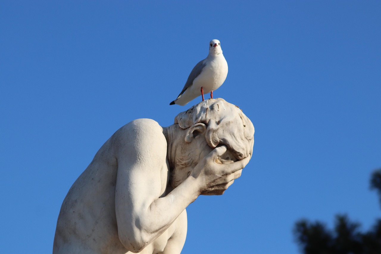 一人暮らしで片付かないときに出費が増える理由は？