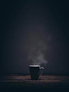 一人暮らしの人がカップ麺を多く食べることが健康と節約に与える影響は？